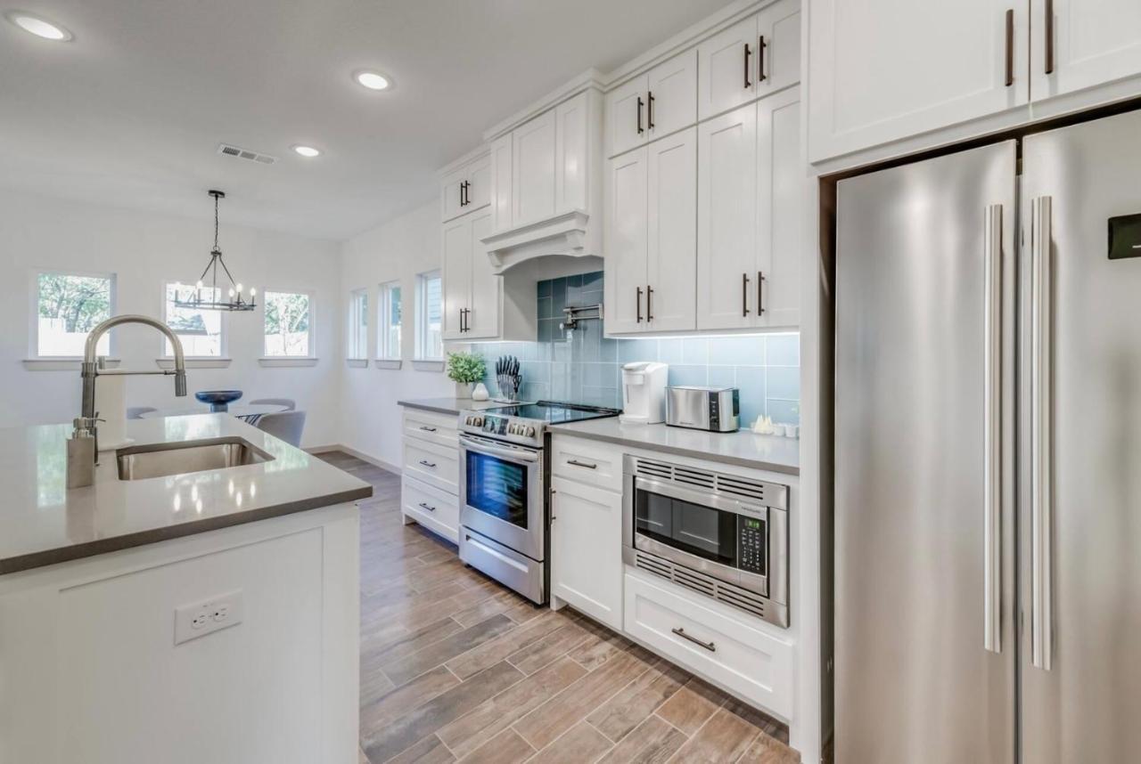 Stylish Townhome Near At&T Stadium, Globe Life, Six Flags & More Арлингтон Экстерьер фото