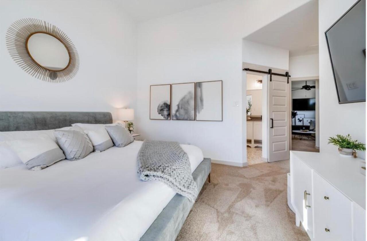 Stylish Townhome Near At&T Stadium, Globe Life, Six Flags & More Арлингтон Экстерьер фото