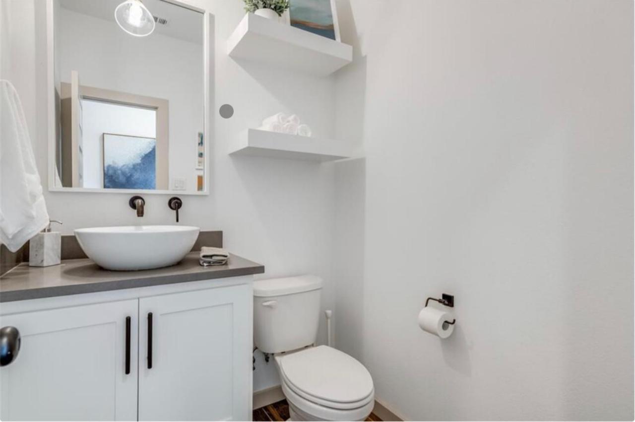 Stylish Townhome Near At&T Stadium, Globe Life, Six Flags & More Арлингтон Экстерьер фото