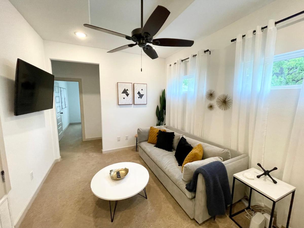 Stylish Townhome Near At&T Stadium, Globe Life, Six Flags & More Арлингтон Экстерьер фото
