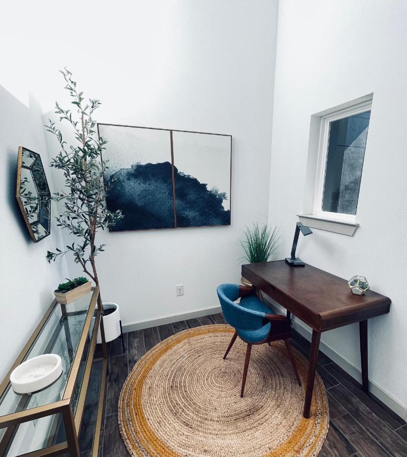 Stylish Townhome Near At&T Stadium, Globe Life, Six Flags & More Арлингтон Экстерьер фото